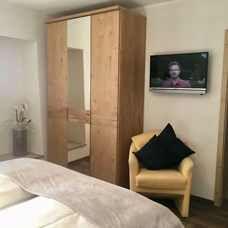 Ferienwohnung zum Dorfwirt Riedenburg Exterior foto