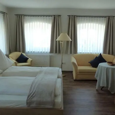 Ferienwohnung zum Dorfwirt Riedenburg Exterior foto