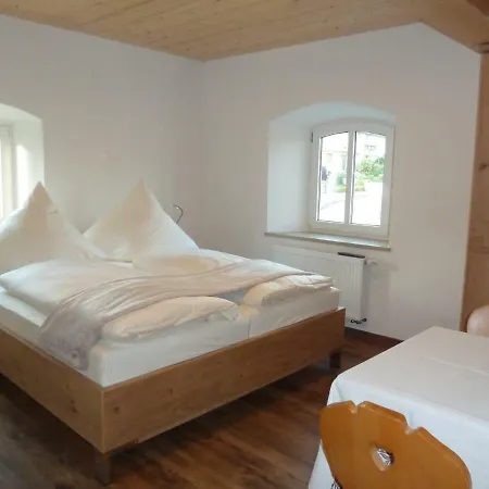 Ferienwohnung zum Dorfwirt Riedenburg Exterior foto