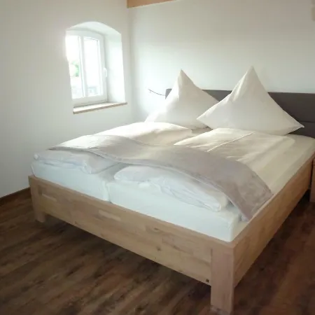 Ferienwohnung zum Dorfwirt Riedenburg Exterior foto